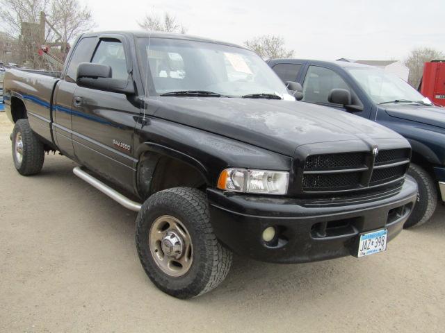 512, 449-1084, 02 DODGE 2500 4 X 4, CUMMINS DIESEL, AT, EXTENDED CAB, LONG