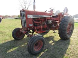 125. 1968 IH 856 DIESEL TRACTOR, OPEN STATION, WIDE FRONT, 3 POINT, FLAT TO