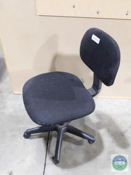 Lot of 2 Office Computer Desk Chairs