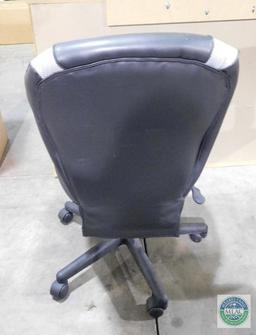 Lot of 2 Office Computer Desk Chairs