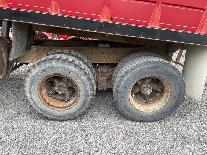 1979 IH TANDEM GRAIN TRUCK #AF192JCA19482