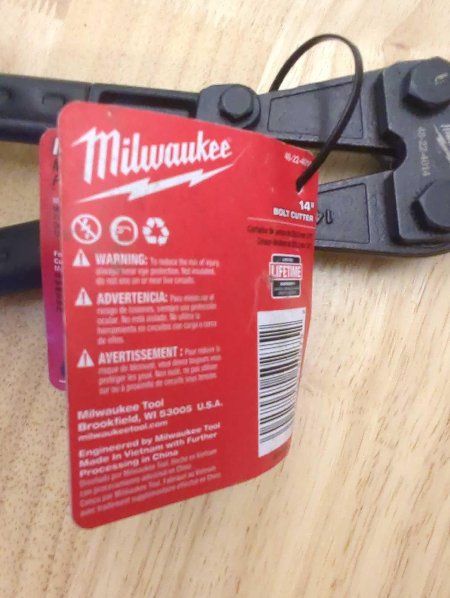 Milwaukee 14 in. Bolt Cutter With 5/16 in. Max Cut Capacity, Appears to be New Retail Price Value