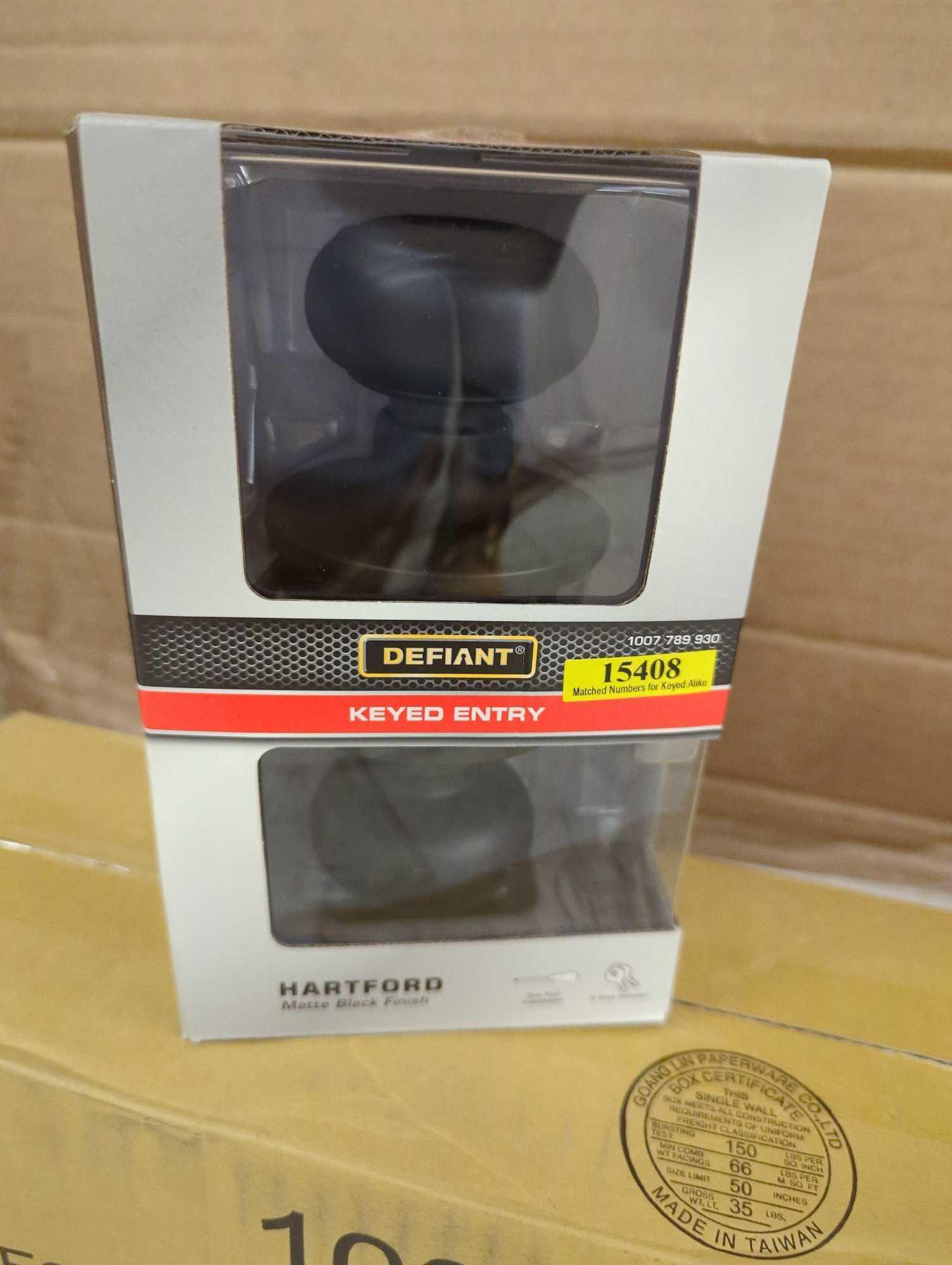 Lot of Assorted Items to Include, Box Of Defiant Hartford Entry Door Knob in Matte Black Finish New,