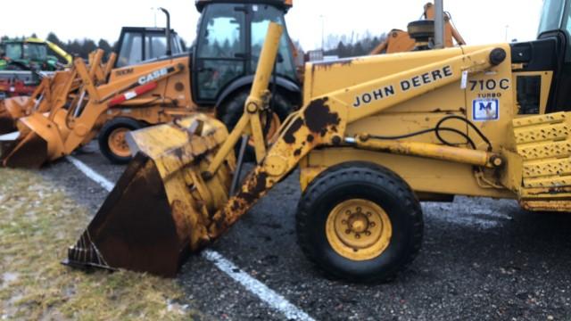 1990 John Deere 710C Loader Backhoe w/ Ext-A-Hoe