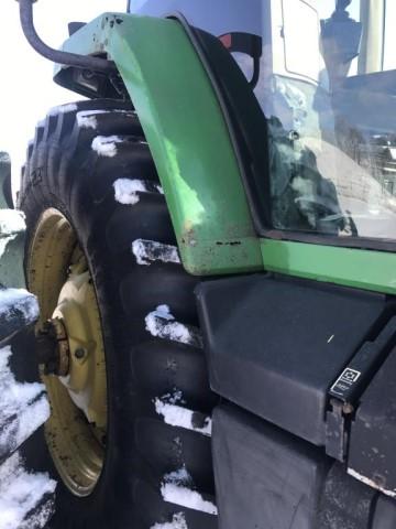 '01 John Deere 8400 Tractor w/ 840 JD Loader