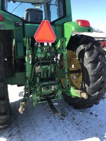 2004 John Deere 7420 Tractor