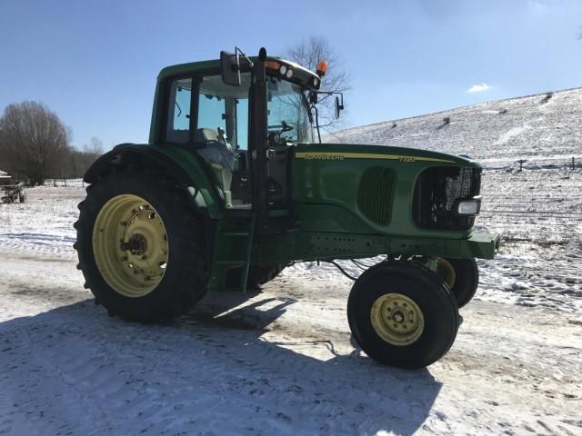 2004 John Deere 7320 Tractor