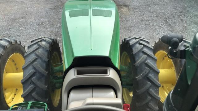 2016 John Deere 8370R Tractor