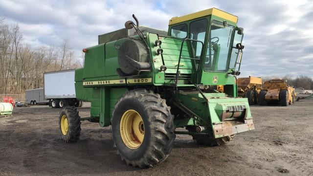 John Deere 6600 Combine