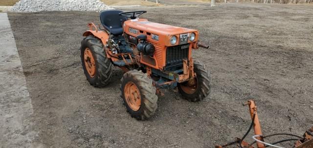 "ABSOLUTE" Kubota B7100 4WD Tractor