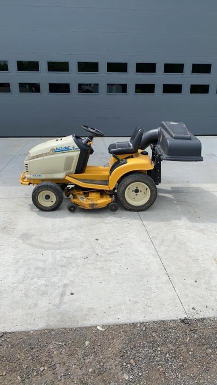 "ABSOLUTE" Cub Cadet HDS 2165 Lawn Tractor