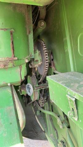 John Deere 7720 Combine