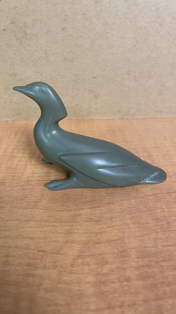 CANADIAN ESKIMO ART CARVED SOAPSTONE DUCK