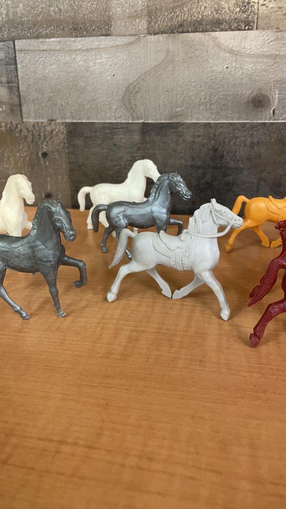 12) 1960s VINTAGE LIDO AND OTHER TOY HORSES