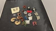 15) PAIR OF VINTAGE FASHION EARRINGS