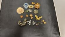 15) VINTAGE FASHION PINS & BROOCHES