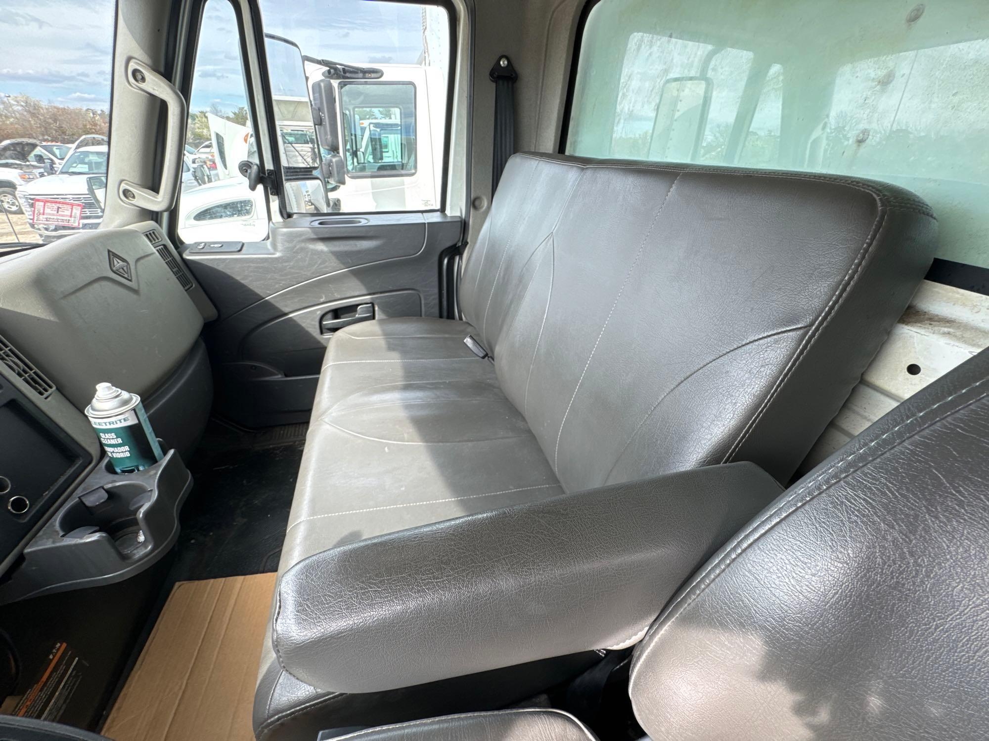 2017 INTERNATIONAL 4300 VAN TRUCK VN:1HTMMMMN9HH158520 powered by diesel engine, equipped with power