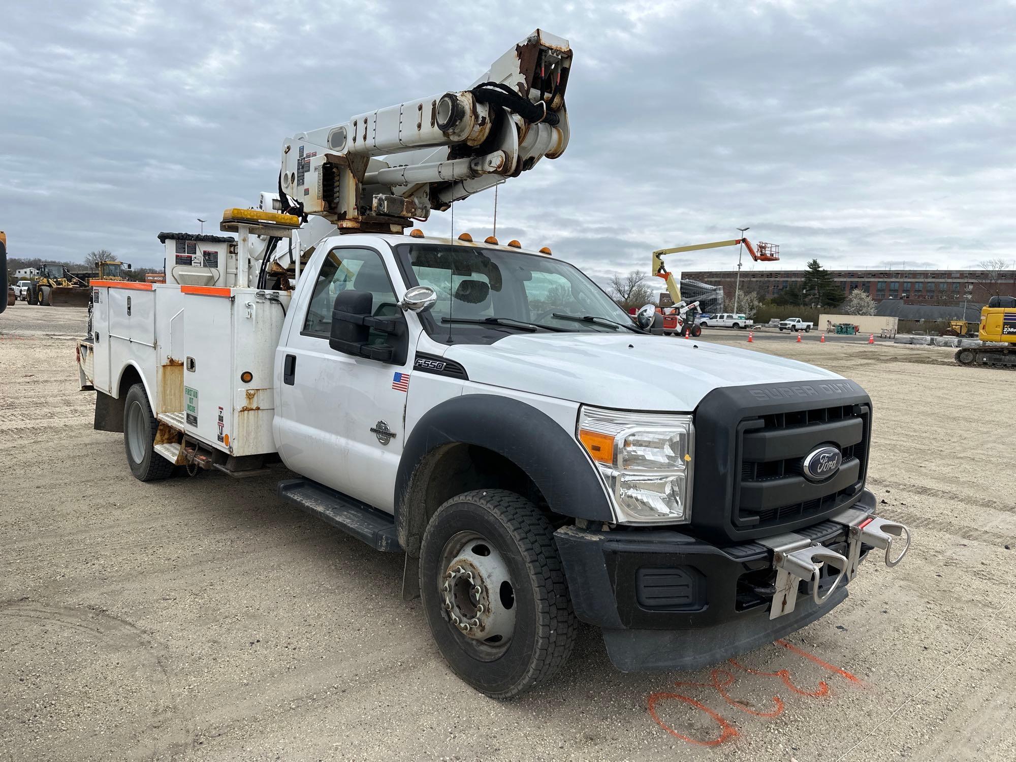 2012 FORD F550 BUCKET TRUCK VN:A99053...4x4, powered by 6.7L diesel engine, equipped with automatic