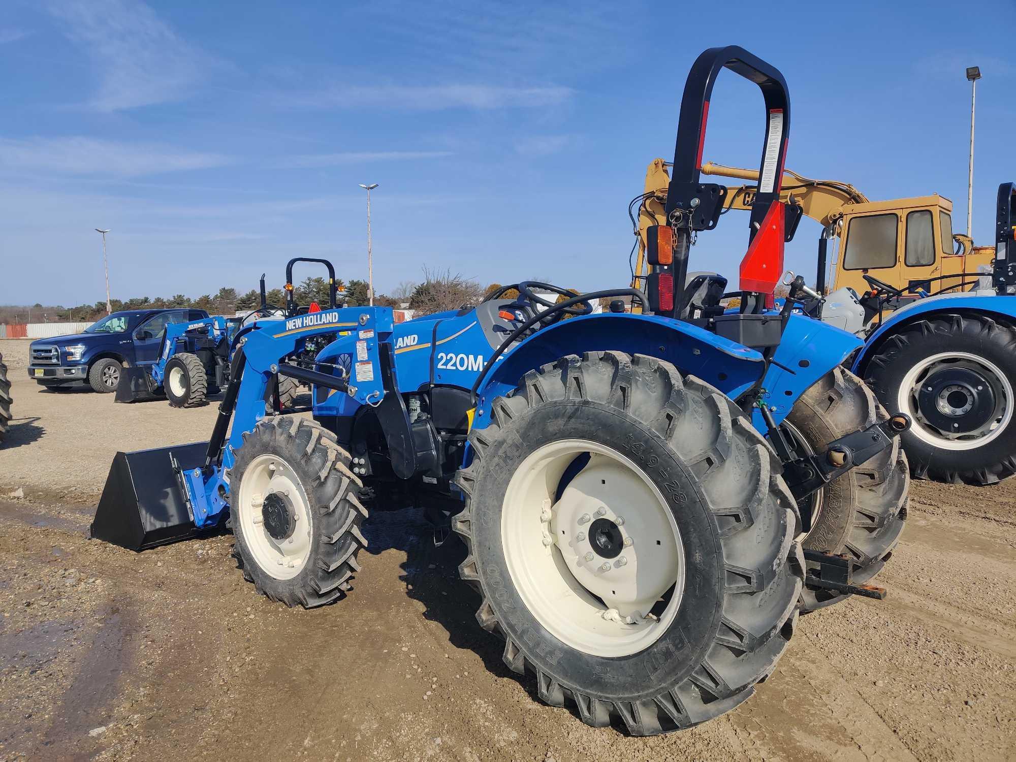 NEW NEW HOLLAND WORKMASTER 70 TRACTOR LOADER SN-5627180... 4x4, powered by diesel engine, 70hp,