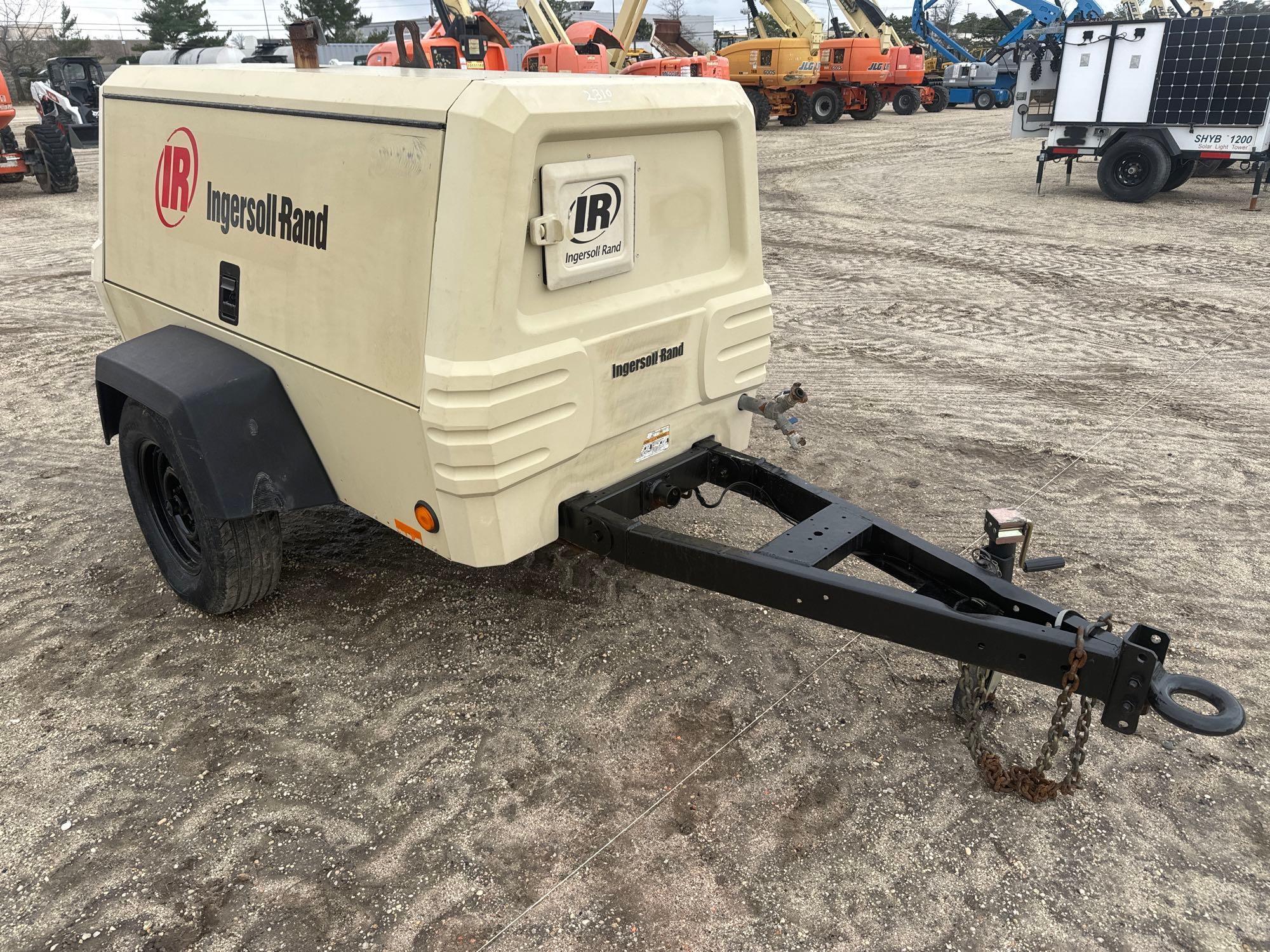 INGERSOLL RAND 185CFM AIR COMPRESSOR powered by John Deere diesel engine, equipped with 185CFM,