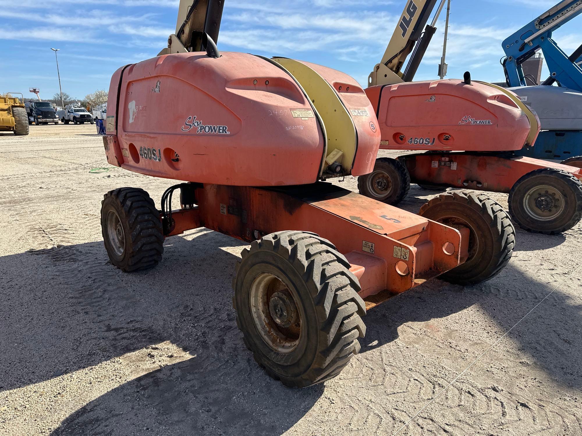 JLG 460SJ BOOM LIFT SN:300123498 4x4, powered by Deutz diesel engine, 48hp, equipped with 46ft.