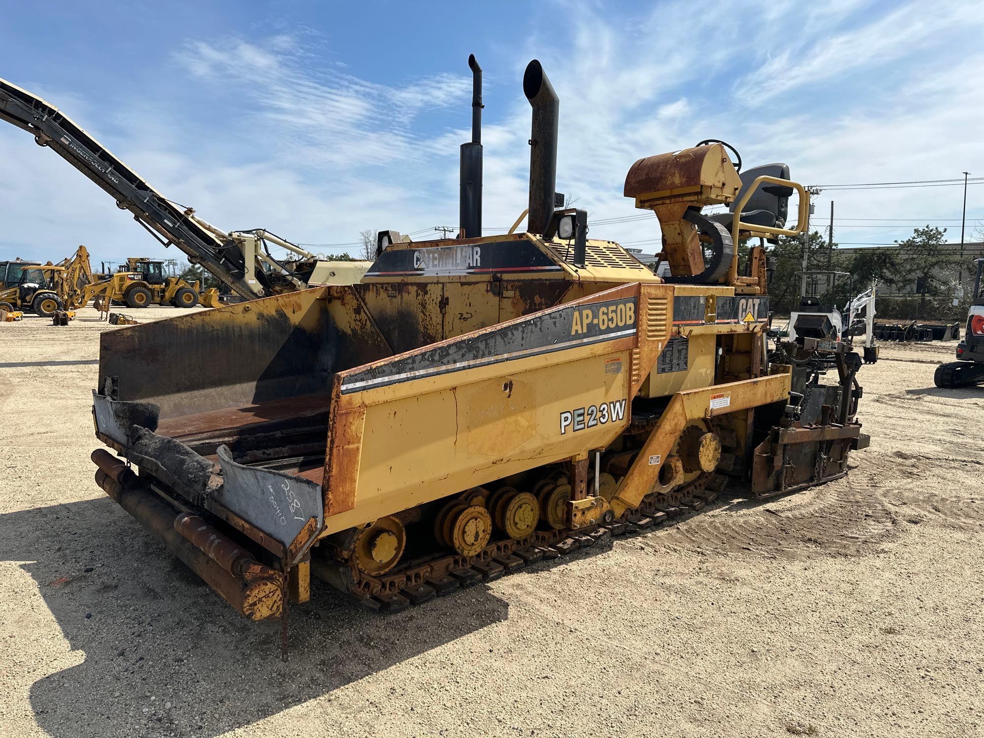 CAT AP650B ASPHALT PAVER SN:9DN00410 powered by Cat diesel engine.