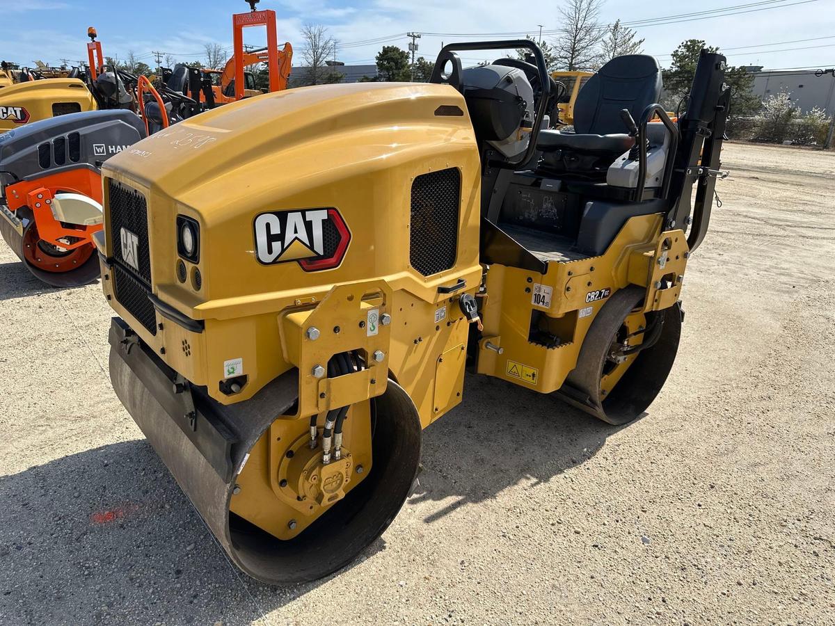 NEW UNUSED CAT CB2.7 ASPHALT ROLLER SN-700352 powered by Cat diesel engine, 24.6hp, equipped with