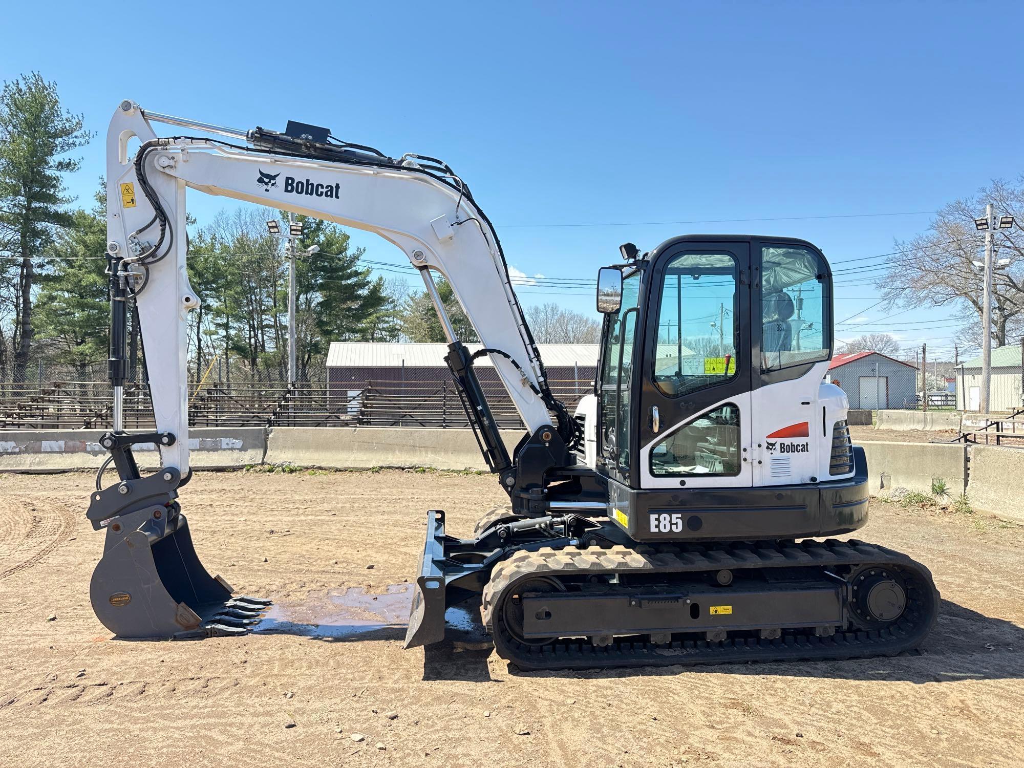 NEW UNUSED 2023 BOBCAT E85 HYDRAULIC EXCAVATOR... SN-15007 powered by diesel engine, equipped with