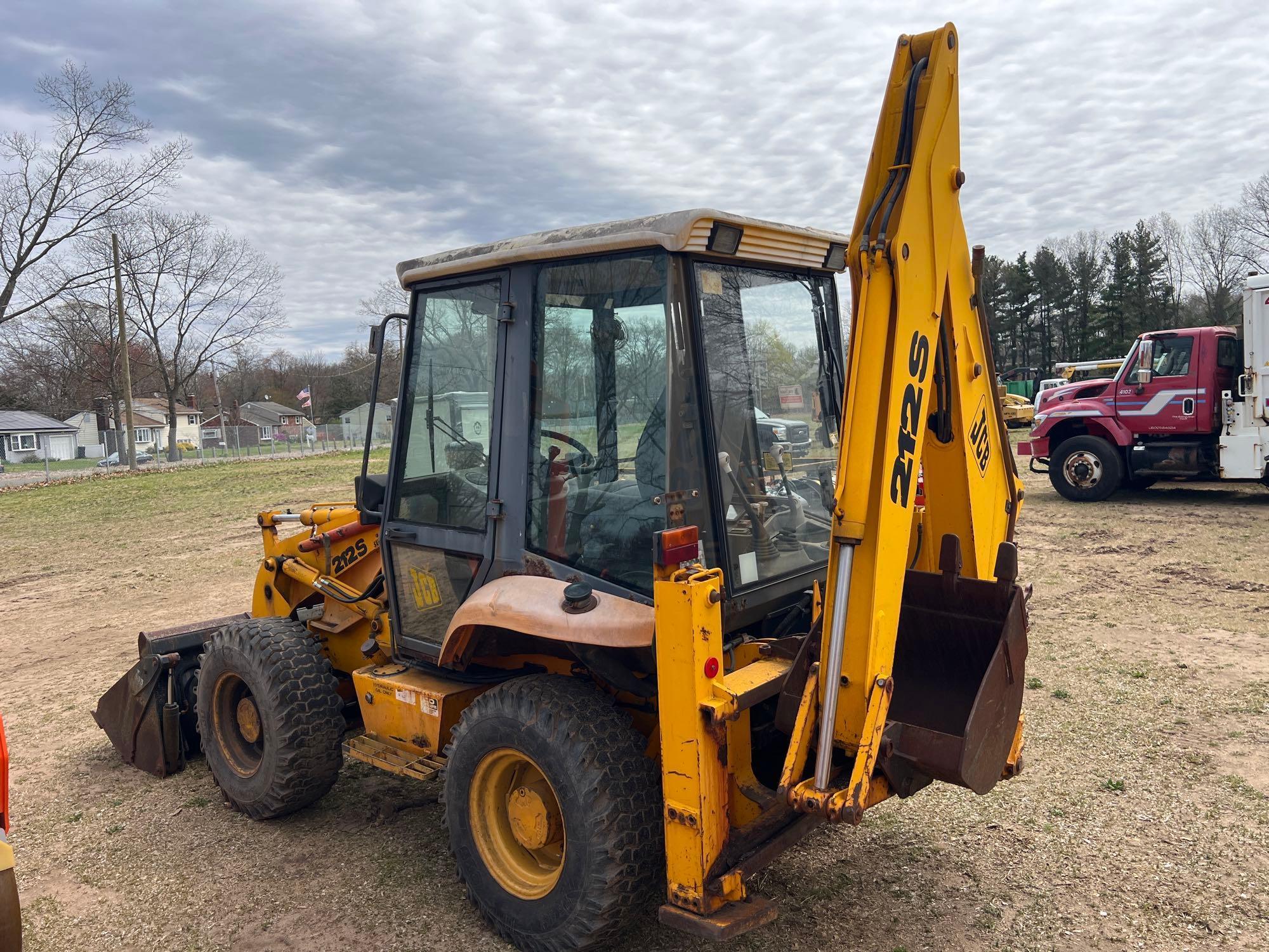 JCB 212S TRACTOR LOADER BACKHOE SN-1762283 4x4, powered by diesel engine, equipped with EROPS, rear