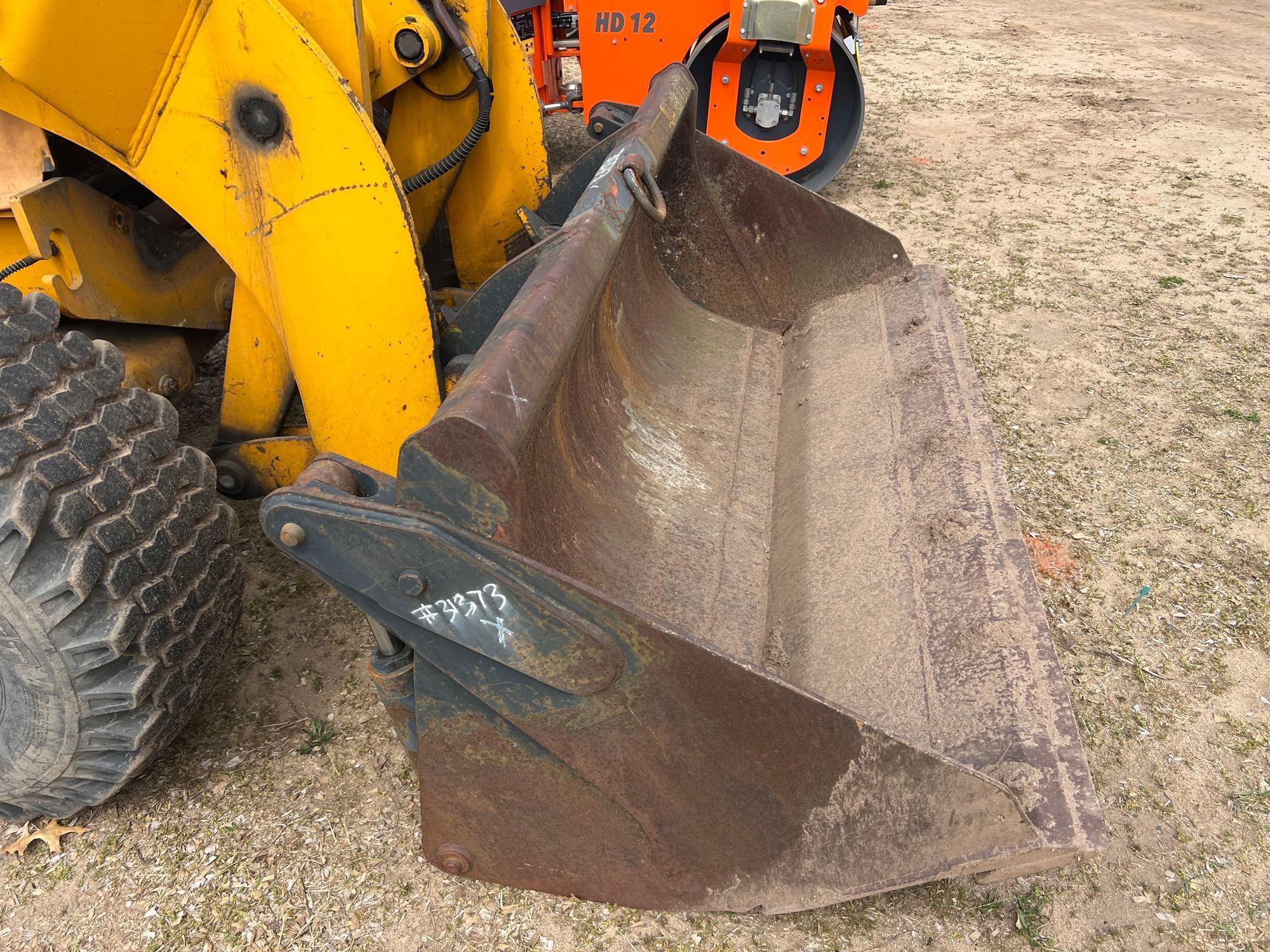 JCB 212S TRACTOR LOADER BACKHOE SN-1762283 4x4, powered by diesel engine, equipped with EROPS, rear