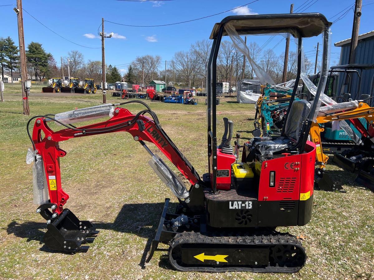 NEW LANTY LAT-13 HYDRAULIC EXCAVATOR equipped with auxiliary hydraulics, front blade, 16in. Digging