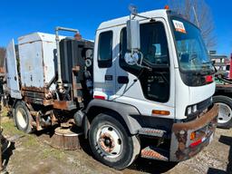 2005 GMC T7500 SWEEPER VN:1GDM7F1375F523945 powered by Isuzu 7.8 liter turbo diesel engine, equipped