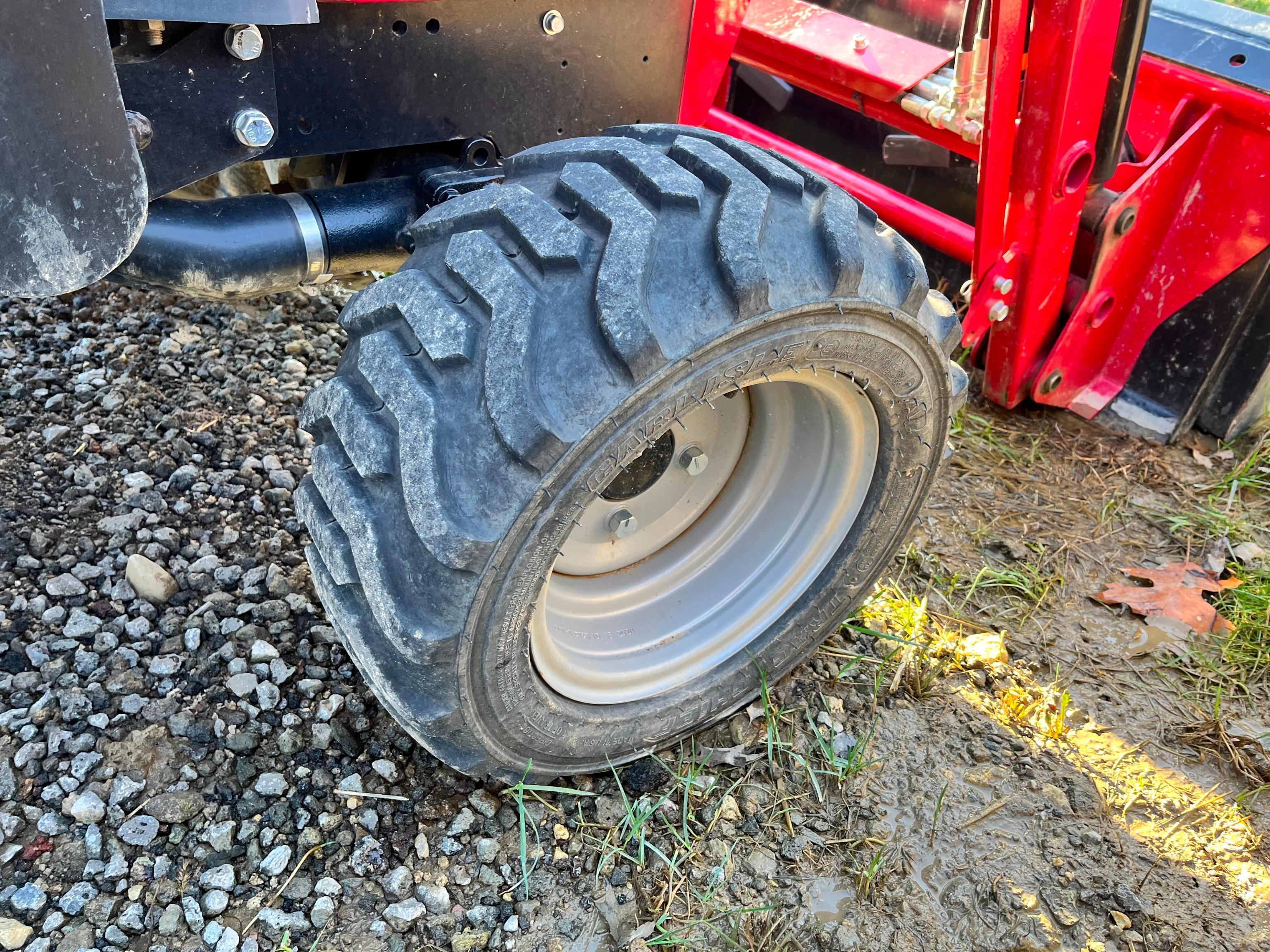 MAHINDRA EMAX 20S AGRICULTURAL TRACTOR SN:09164 ...4x4, powered by diesel engine, equipped with ROPS