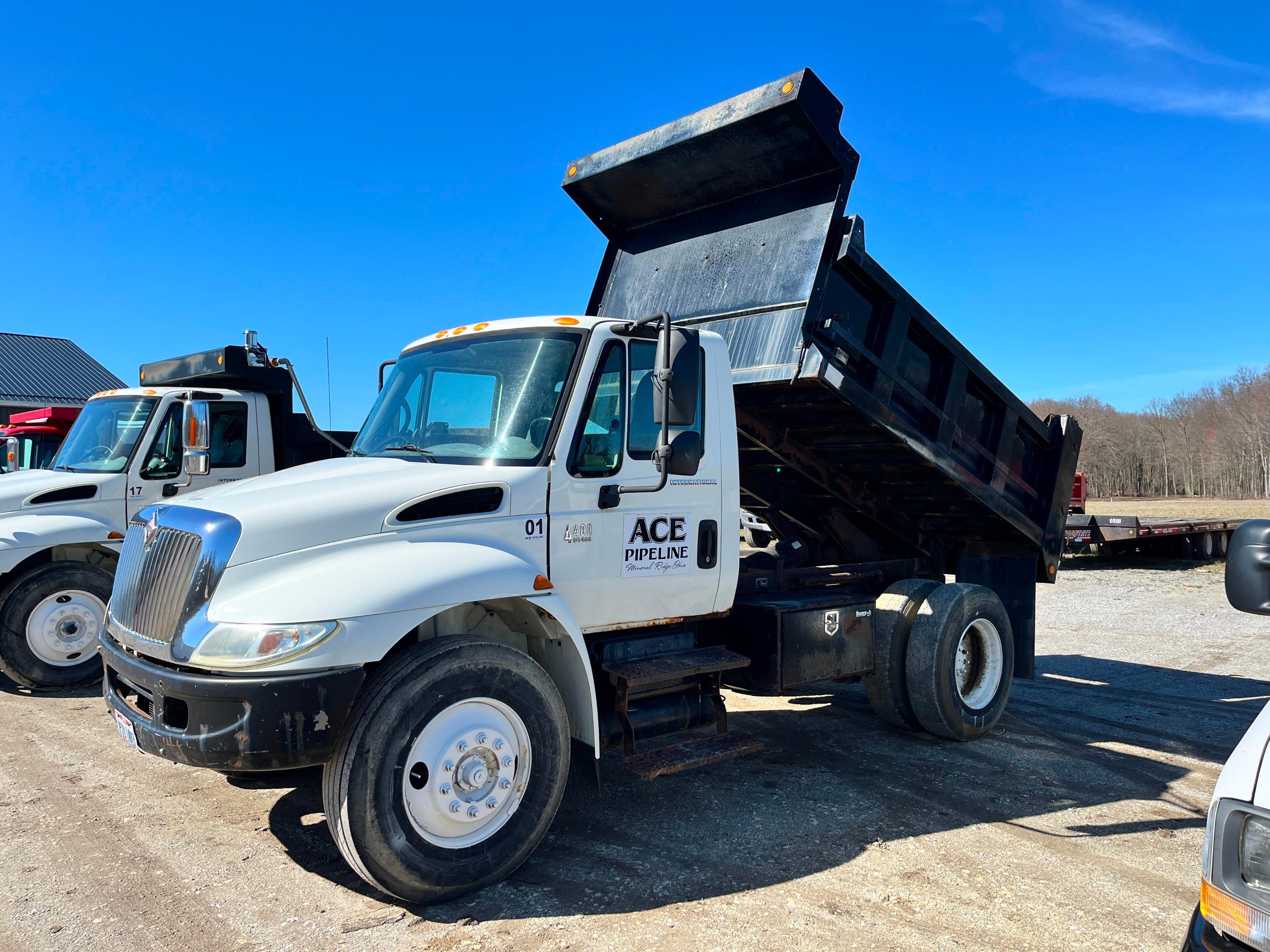 2006 INTERNATIONAL 4400 DUMP TRUCK VN:1HTMKAAN36H177893 powered by DT466 diesel engine, equipped