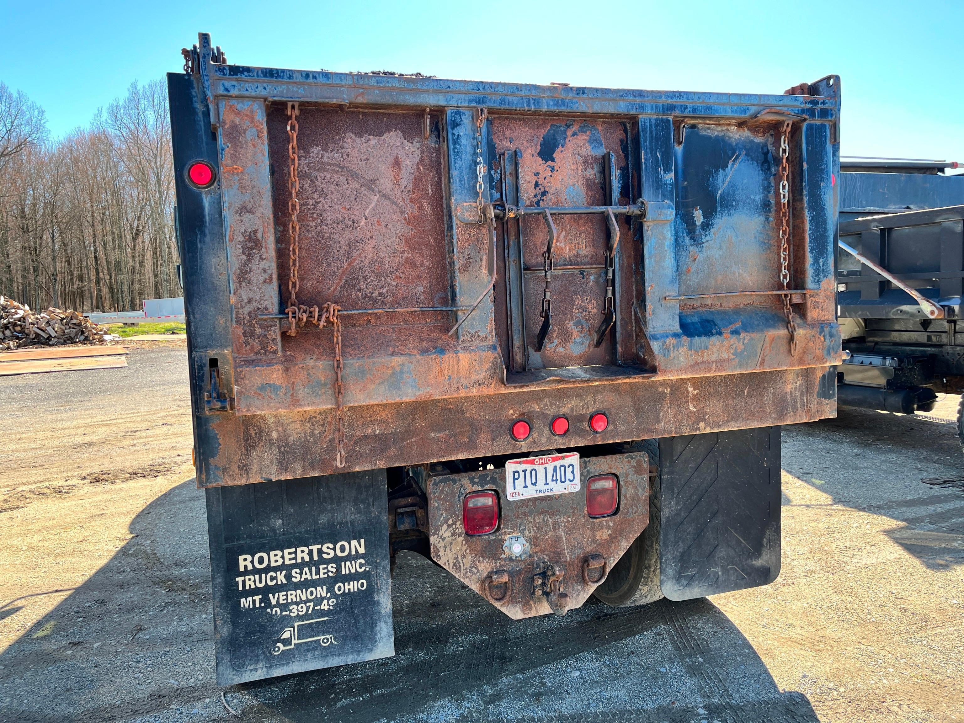 2006 INTERNATIONAL 4400 DUMP TRUCK VN:1HTMKAAN36H177893 powered by DT466 diesel engine, equipped