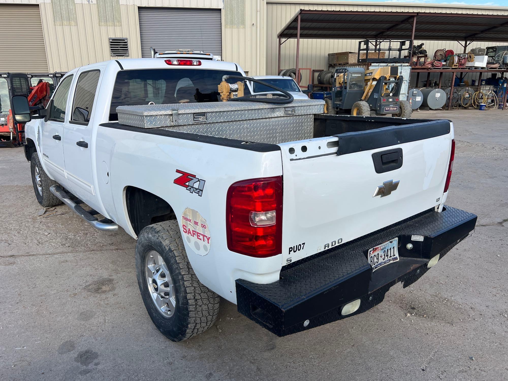 2011 CHEVY 2500 HD PICKUP TRUCK VN:1GC1KXCG2BF244409 4x4, powered by 6.0L gas engine, equipped with