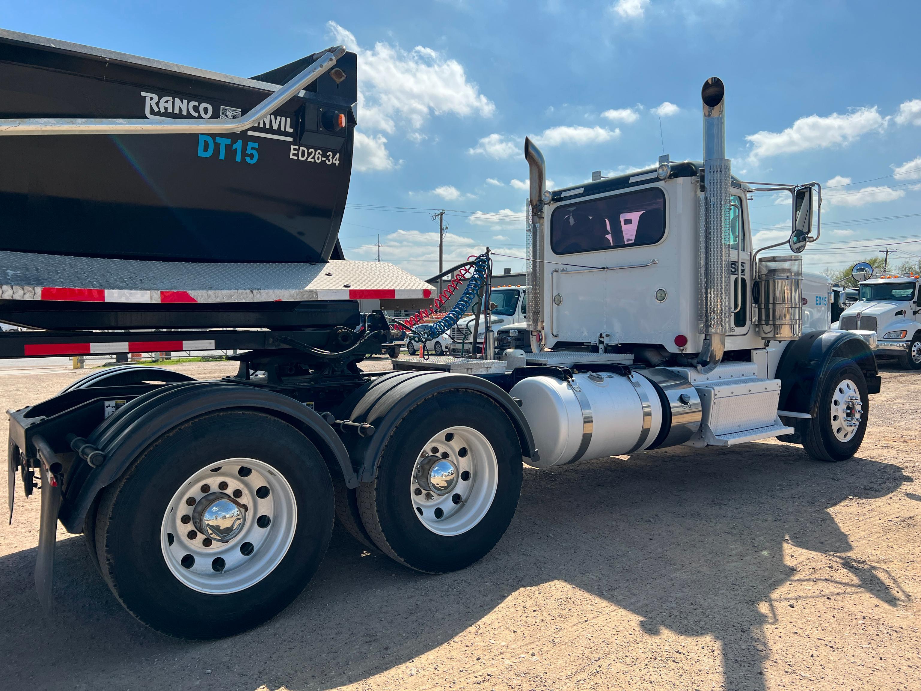 2017 PETERBILT 389 TRUCK TRACTOR VN:1XPXD49X2HD362232...powered by Cummins ISX15 diesel engine,