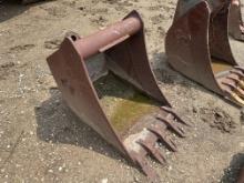 CP 24IN. DIGGING BUCKET EXCAVATOR BUCKET