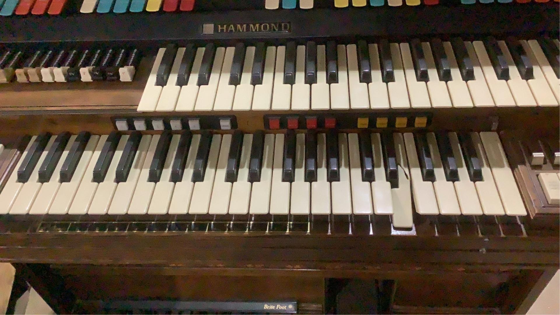 Hammond Electric Organ