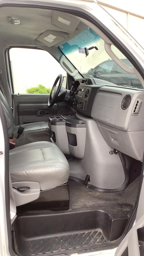 2010 Ford E-350 XL E-Series Passenger Van