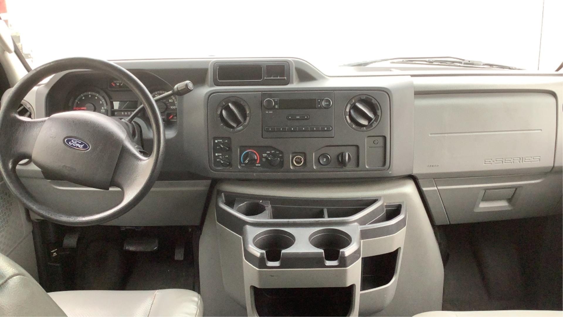 2010 Ford E-350 XL E-Series Passenger Van