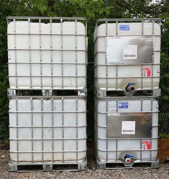 (4) Schutz 275 Gal Chemical Totes