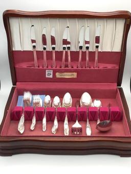 8 Piece Setting of Community Silverplate Flatware