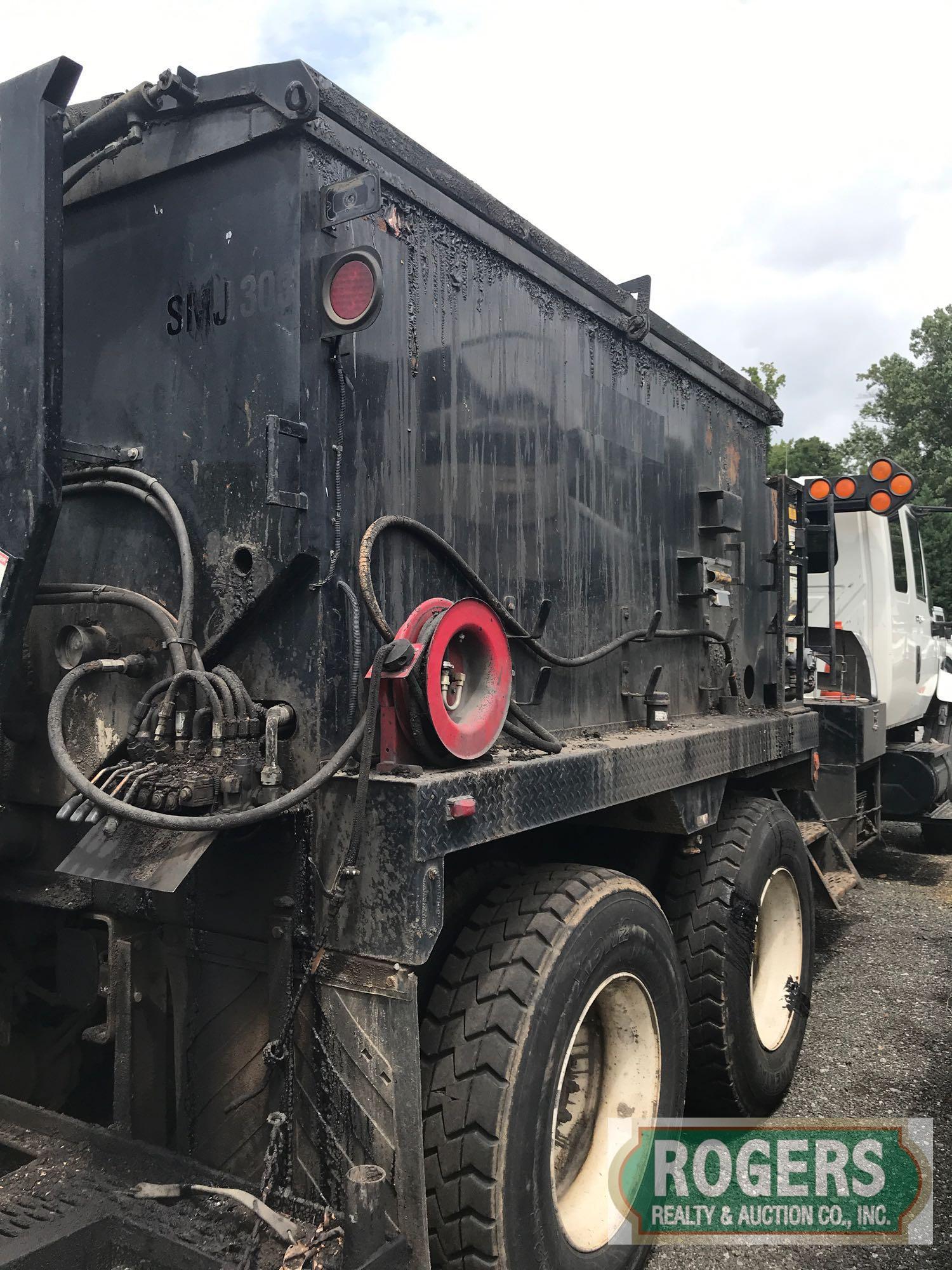 INTERNATIONAL | 4400 | POT HOLE PATCH TRUCK