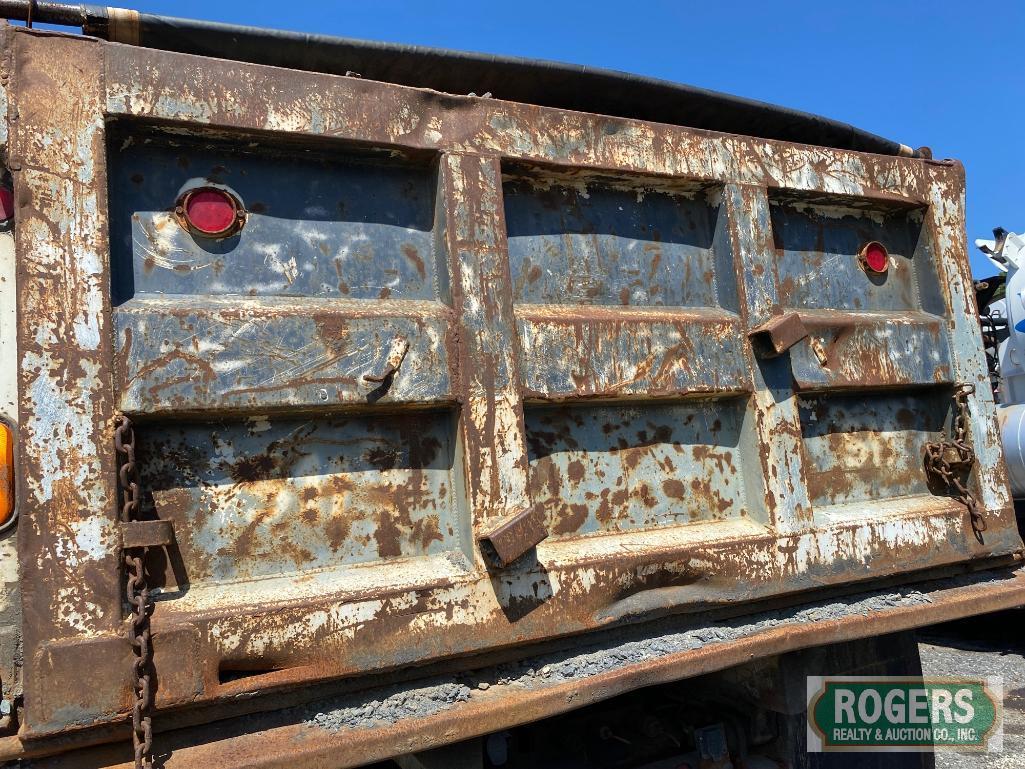 2005 INTERNATIONAL 4400 DUMP TRUCK