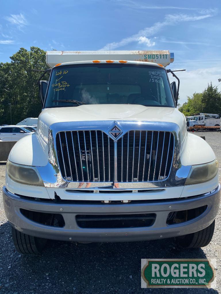 2005 INTERNATIONAL 4400 DUMP TRUCK