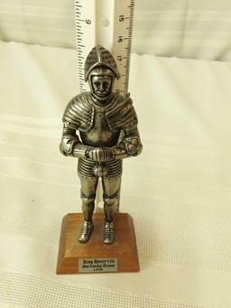 METAL FIGURE OF HENRY THE VIII WITH MOVABLE HELMET 5 1/2"