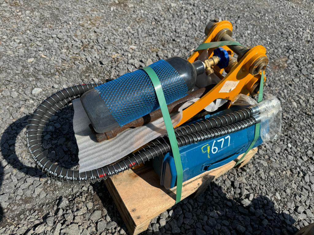 9677 New Hydraulic Breaker