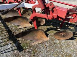 212 International 720 5x Plow w/ Leveler