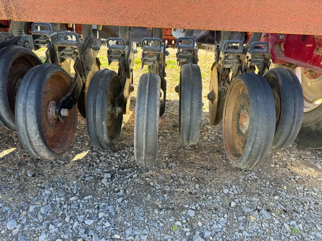 224 CaseIH 5100 21x7 Soybean Special Drill